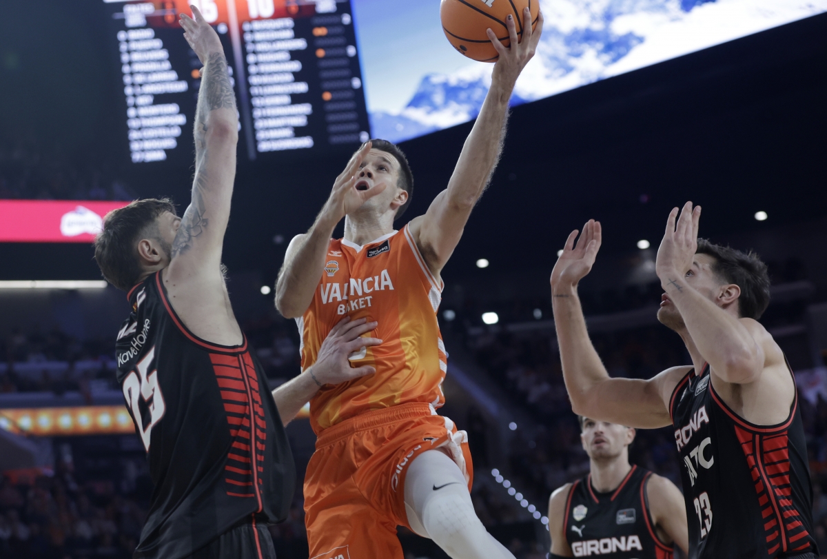 Valencia Basket mantiene el liderato con un sólido triunfo ante Girona