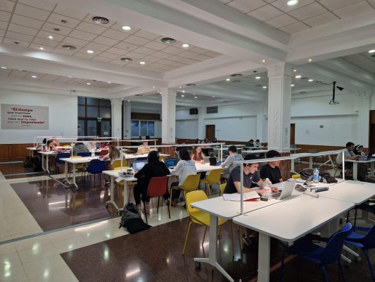 El Centro de Estudios Arcoíris de Paterna bate récord histórico de usuarios durante el verano