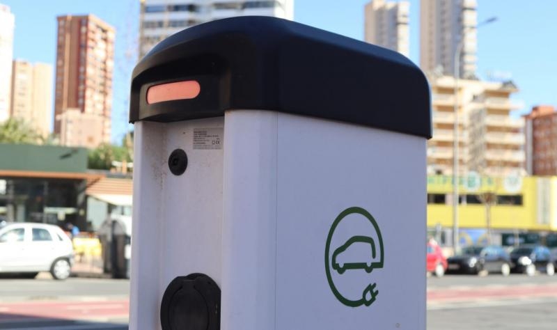 Benidorm pisa el acelerador: medio millón de euros para 18 puntos de recarga eléctrica