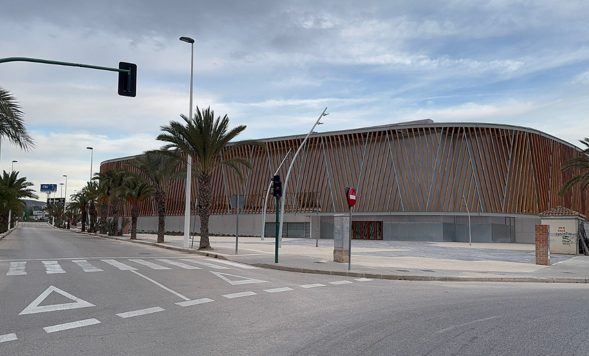 El nuevo pabellón de Elche esperará hasta marzo para su inauguración a expensas del mobiliario