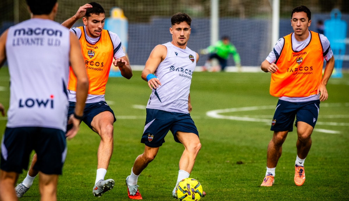 El Levante ya prepara el duelo ante el Athletic sin los lesionados Pablo Martínez y Espí