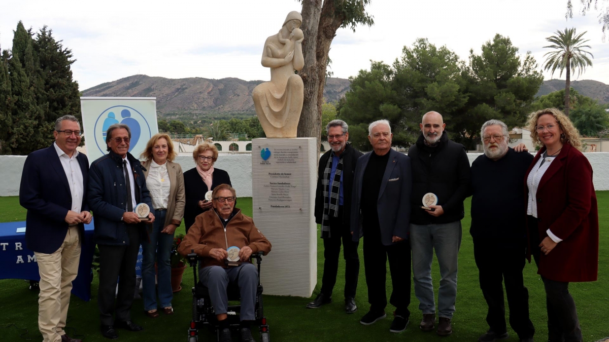 Homenaje del Doble Amor de Benidorm a sus fundadores 
