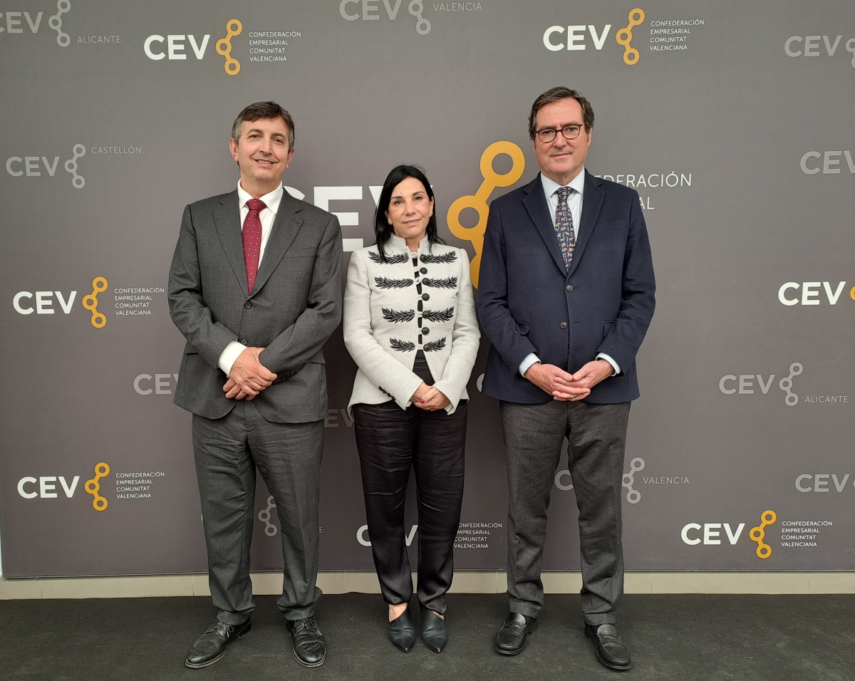 El sector de las viviendas turísticas eleva su influencia en la CEV