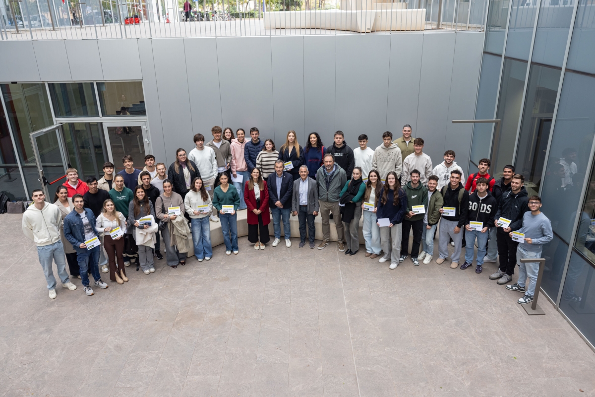 La cátedra Endavant Villarreal CF del deporte entrega becas a 75 deportistas de élite de la UJI