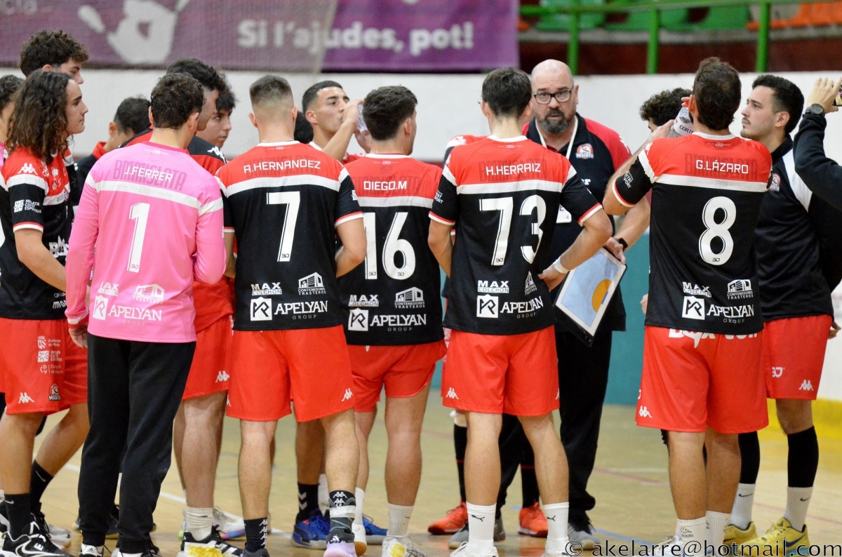 Balonmano Mislata remonta 9 goles pero no puede evitar la derrota en el derbi ante Marni