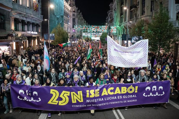 Más de 40 marchas en toda España teñirán mañana de morado las calles contra la violencia de género