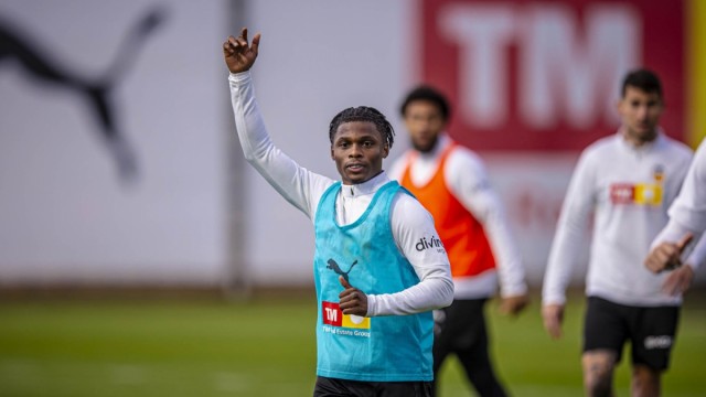 Ramazani inicia el entrenamiento con el grupo