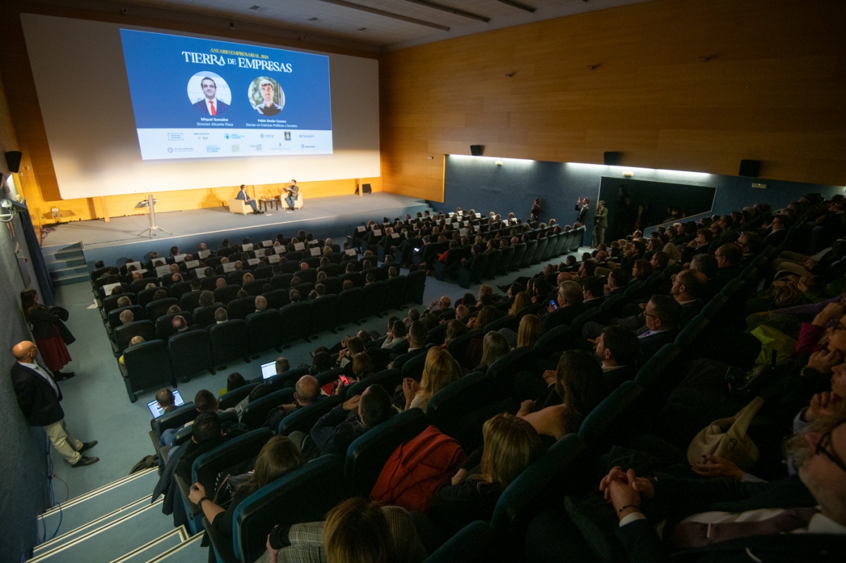 'Alicante Plaza' impulsa la quinta edición de su Anuario Empresarial con la politóloga Cristina Monge