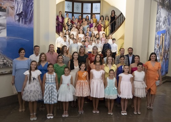 Castelló abre el ciclo festero con el acto de bienvenida a las reinas en la Diputación