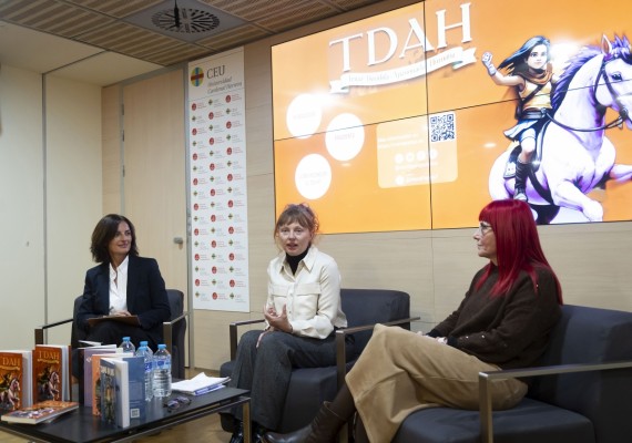 La escritora María Pareja presenta en Castelló su último libro, protagonizado por una niña con TDAH