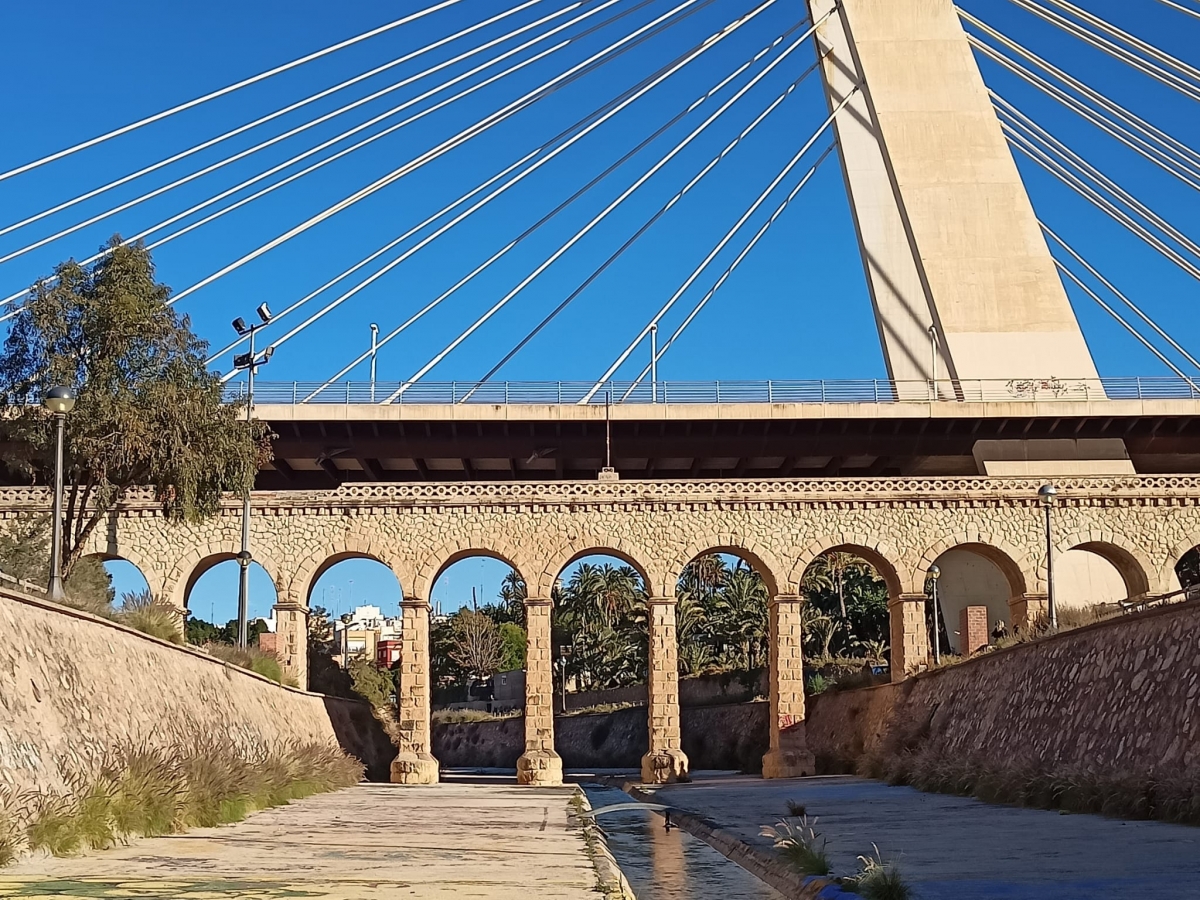Riegos de Levante y Ayuntamiento de Elche se remangan para poner en valor el acueducto