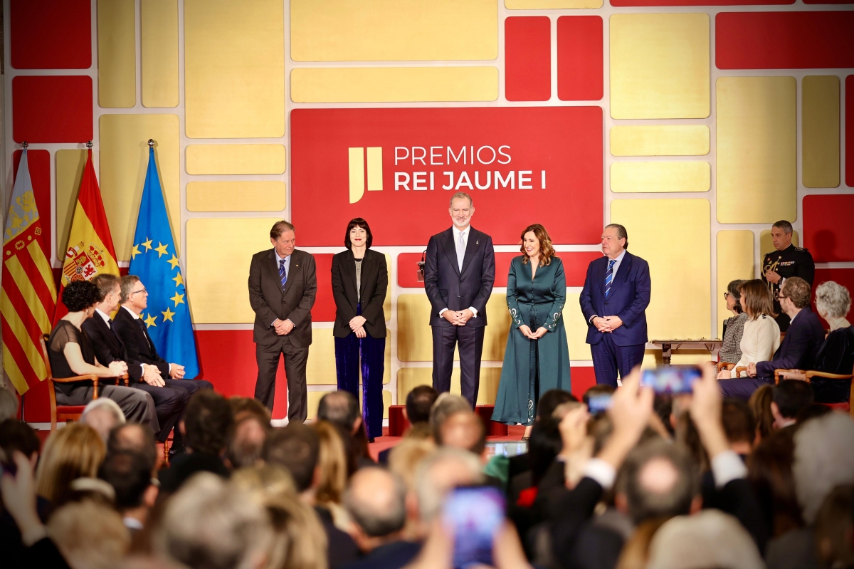 El Rey advierte en los Jaume I de la coyuntura geopolítica 