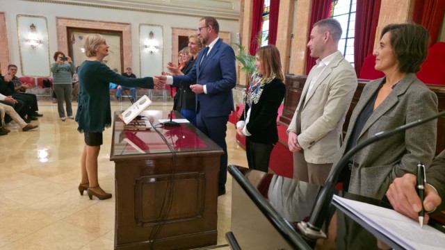 Medio centenar de nuevos funcionarios toman posesión de sus puestos en el Ayuntamiento de Murcia