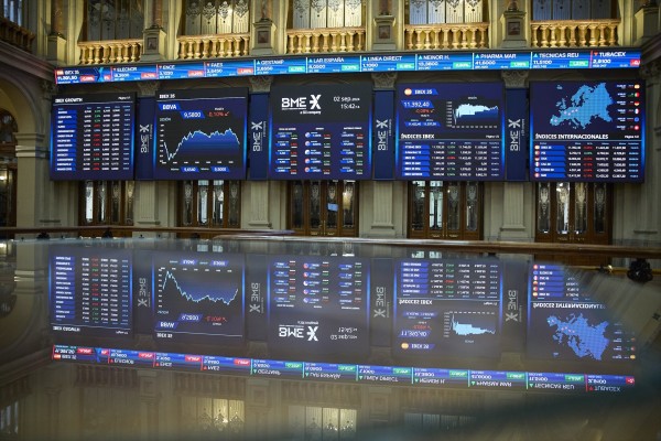 El Ibex se impulsa por encima de los 11.300 puntos a media sesión, con una subida del 0,32%