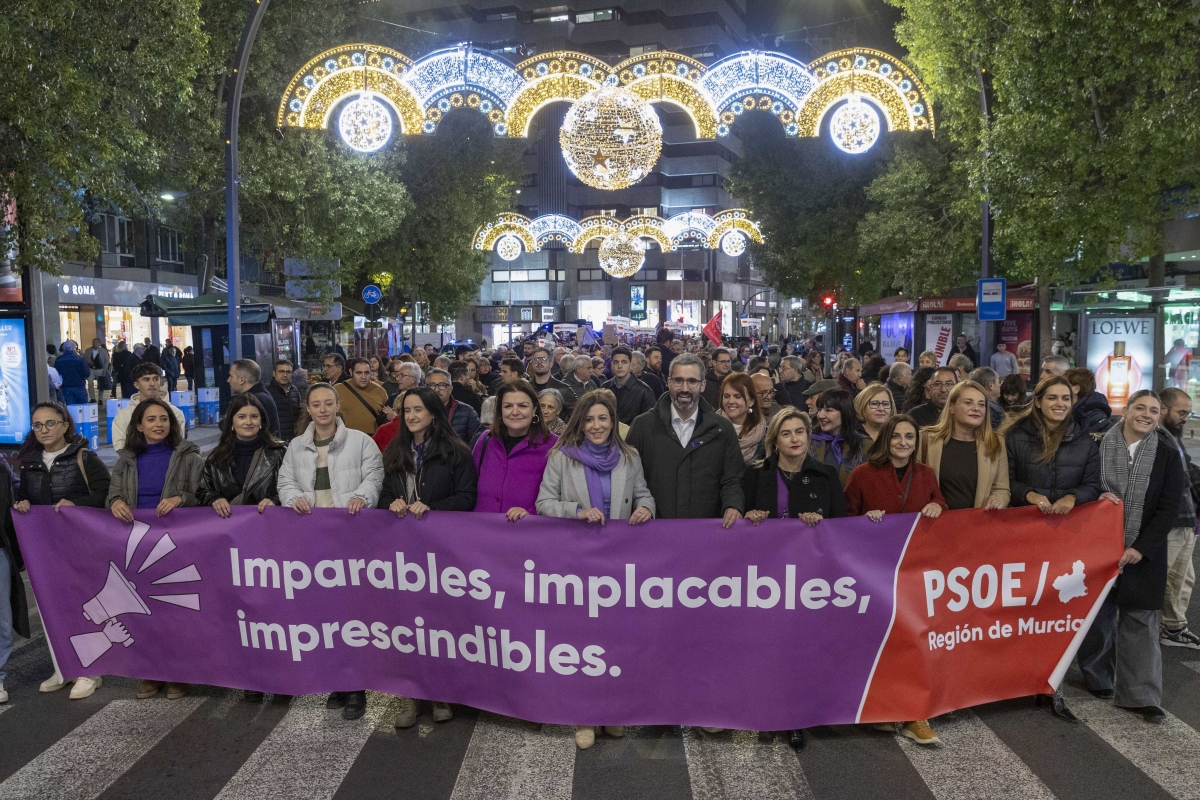 Manifestación en Murcia del 25-N contra la violencia de género. - Manifestación en Murcia del 25-N contra la violencia de género.