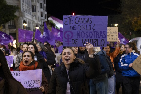 Imágenes de la Manifestación 25N en València 2025 por la eliminación de la violencia contra la mujer