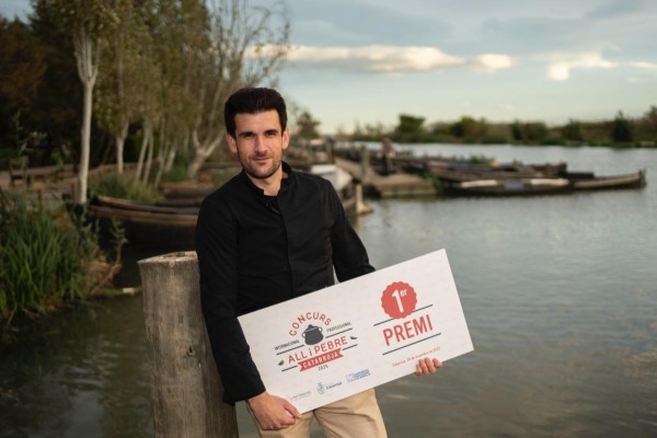 Aitor Martínez, del restaurante Can Ros, gana el III Concurs Internacional i Professional d’All i Pebre