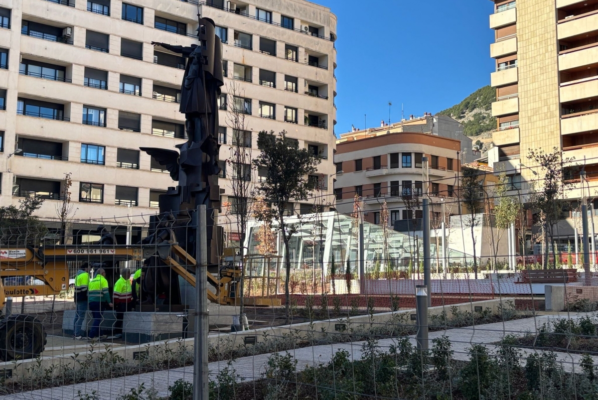 Así es la nueva y 'legal' plaza de La Rosaleda en Alcoy: 4,3 millones, 64 árboles y a la espera del parking y el quiosco