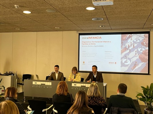 El Ayuntamiento presenta las conclusiones de la investigación social de infancia en Elche