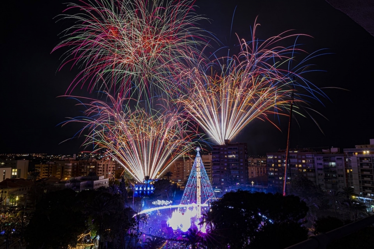 El encendido del Gran Árbol marca este viernes el inicio de la Navidad en Murcia: esta es la programación de actividades
