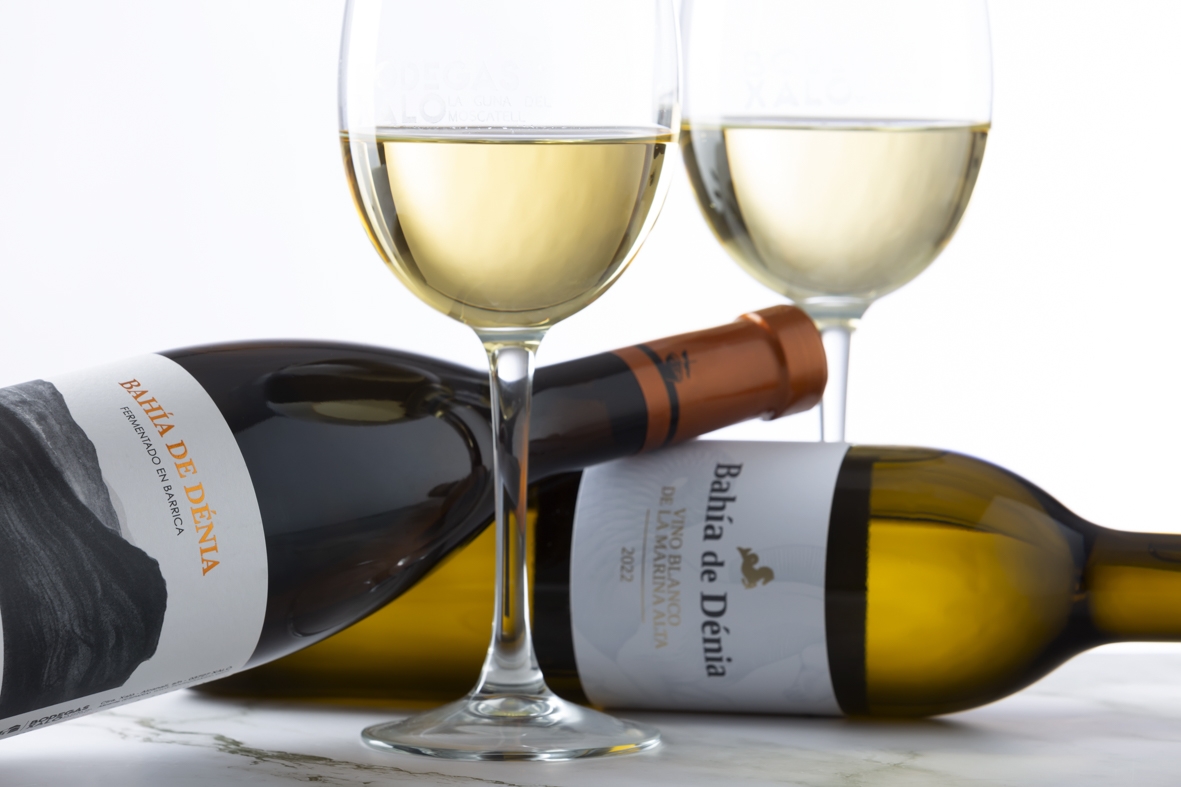 Dos blancos muy especiales, dos Bahía de Dénia de Bodegas Xaló - Dos blancos muy especiales, dos Bahía de Dénia de Bodegas Xaló