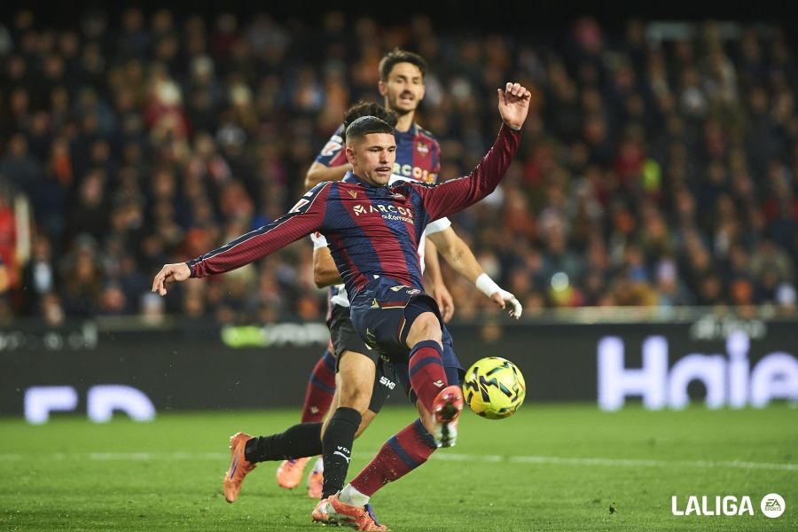 Dela asegura que la plantilla está con Calero y que le ve “igual que el primer día”