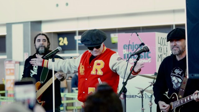 Revólver, Seguridad Social o Los Rebeldes inundan de pop y rock el Roig Arena