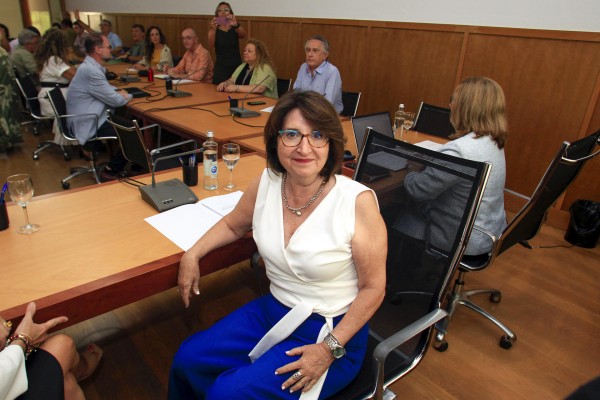 Amparo Navarro (UA): 