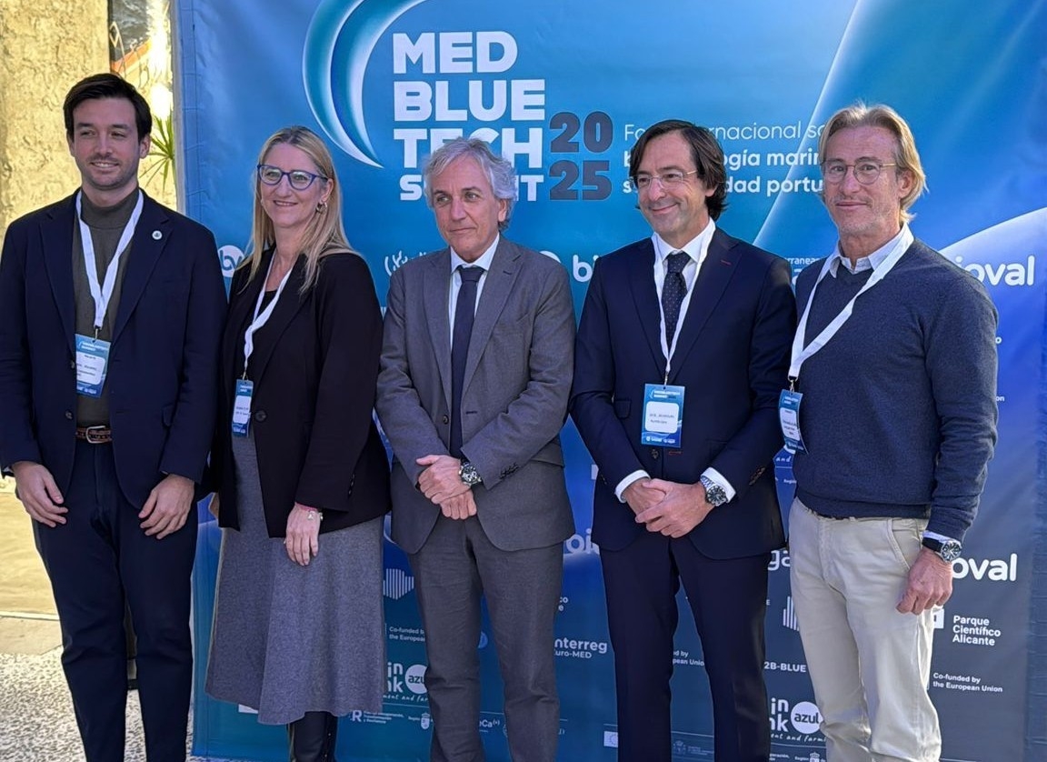 El Puerto logra capturar 21,4 kg de CO2 en un mes con la planta piloto de biofiltro del agua