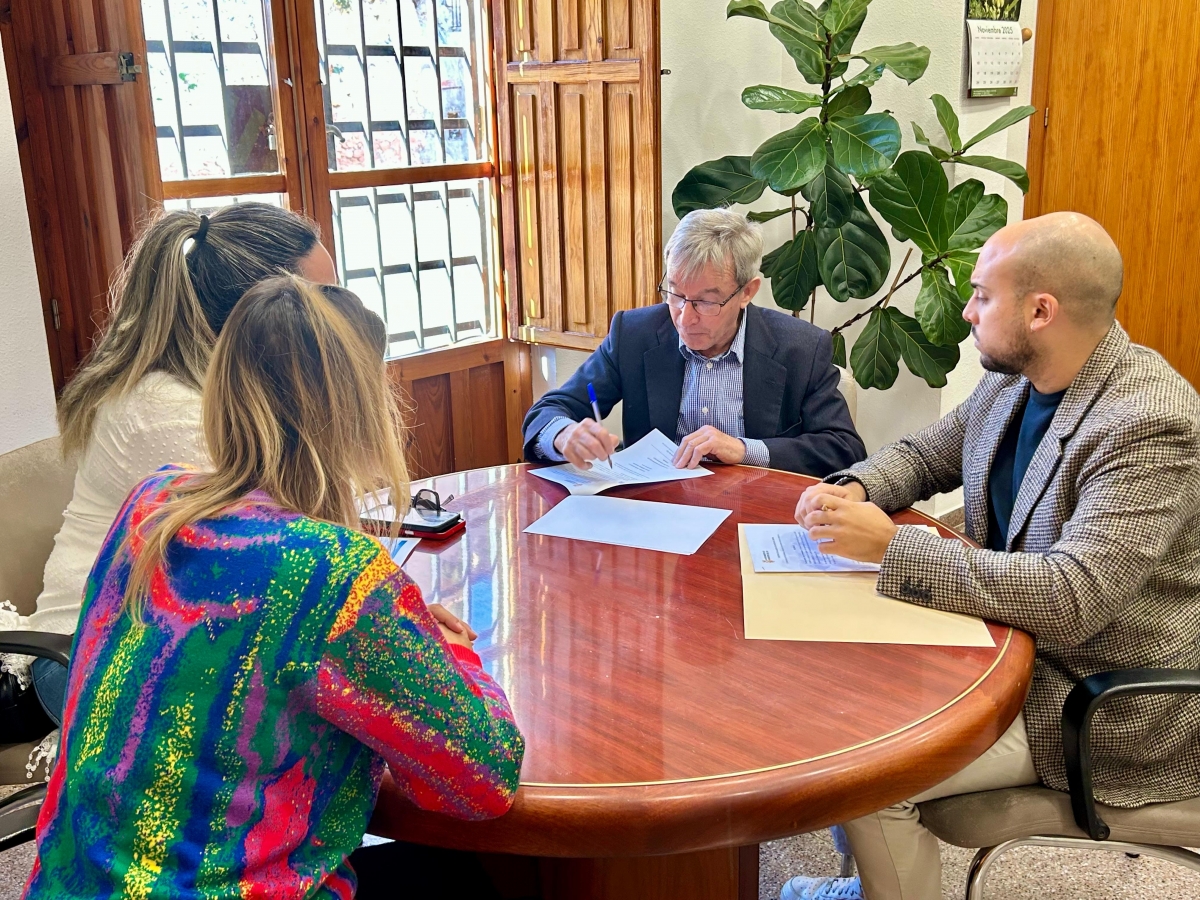 Monforte del Cid habilita un mercado provisional mientras espera la rehabilitación del edificio municipal