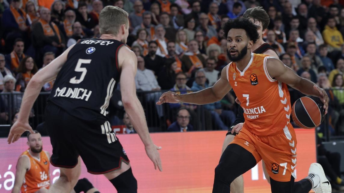 Braxton Key esquiva una lesión grave en su rodilla pero tendrá que parar