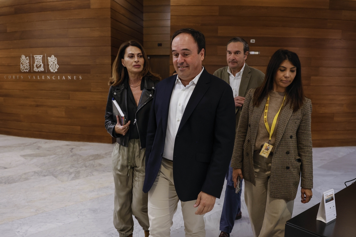 Pérez Llorca llega a Les Corts para enfrentarse a su investidura: 