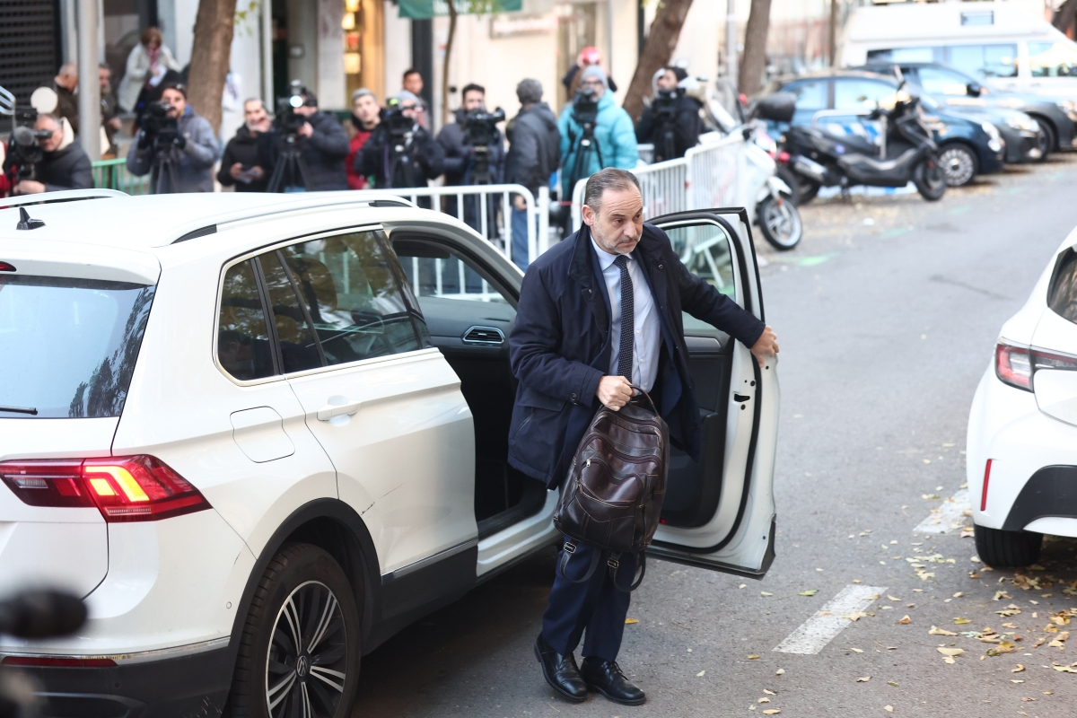 Fiscalía pide prisión sin fianza para Ábalos por el riesgo de fuga de cara al juicio por la trama de mascarillas