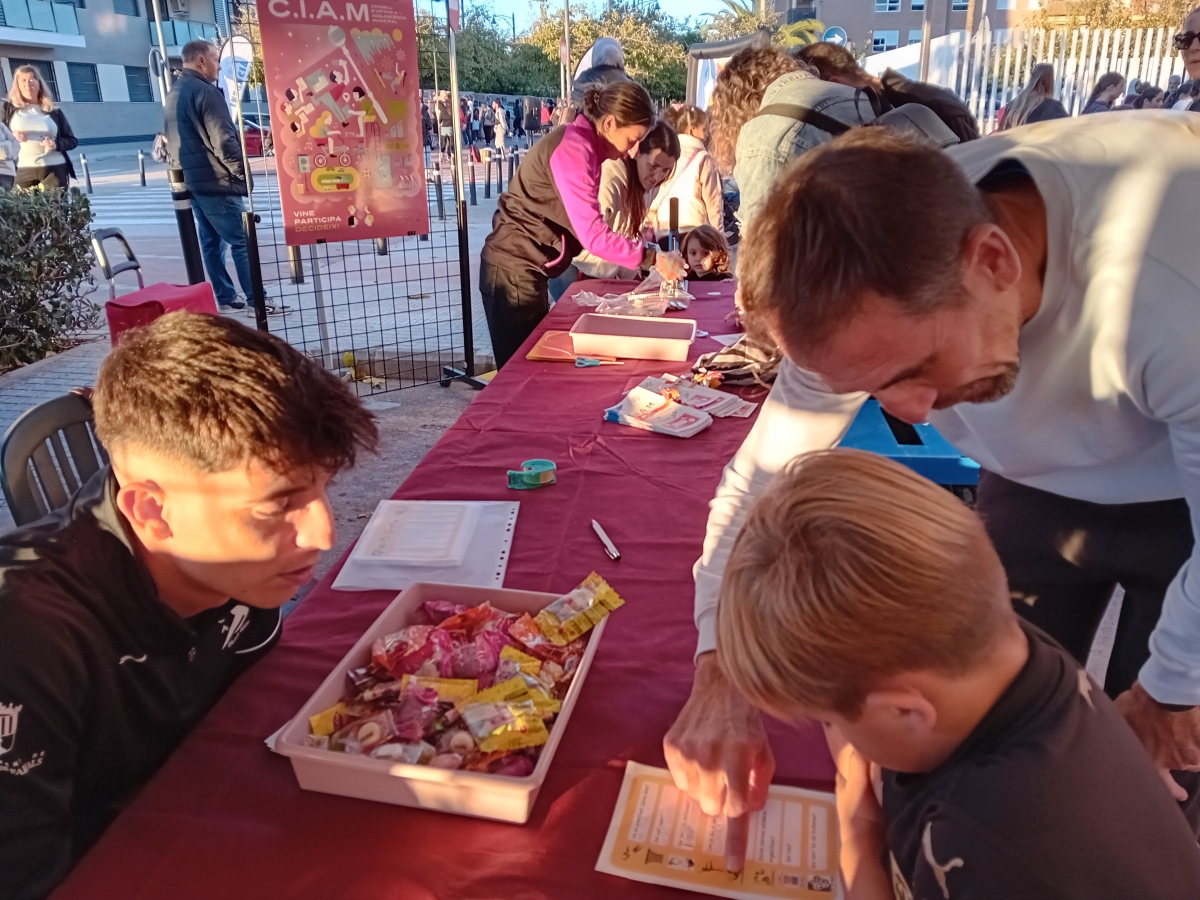 Feria dels Drets en La Pobla de Farnals. - Foto: AYUNTAMIENTO DE LA POBLA DE FARNALS
