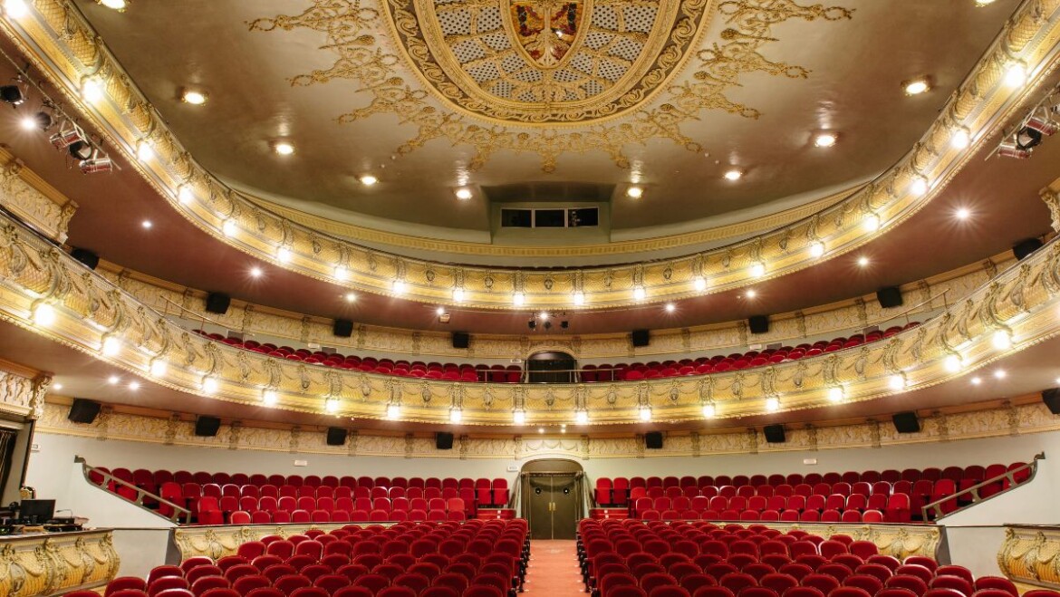 La Real Orden de la Dama, el CEU o las escuelas infantiles, entre las medallas del Bimil·lenari de Elche