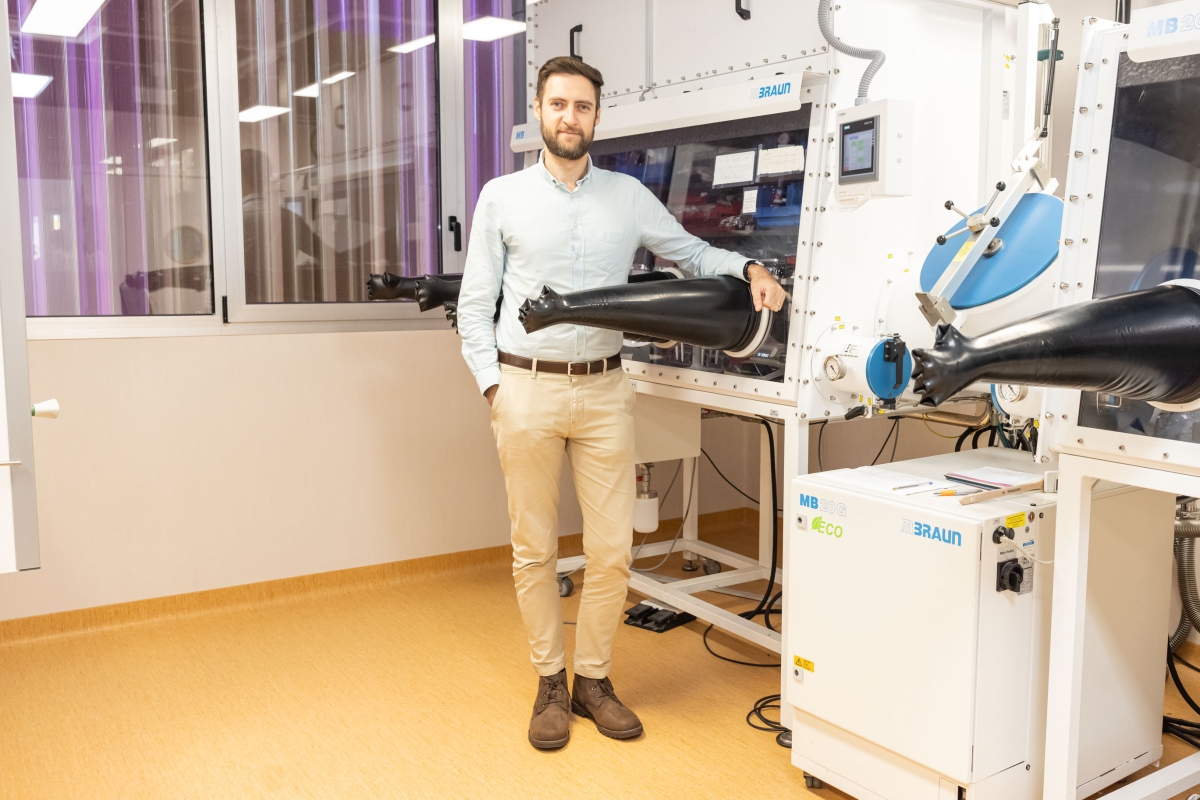 La Universitat Jaume I desarrolla dispositivos químicos inteligentes para mejorar la estabilidad de las perovskitas