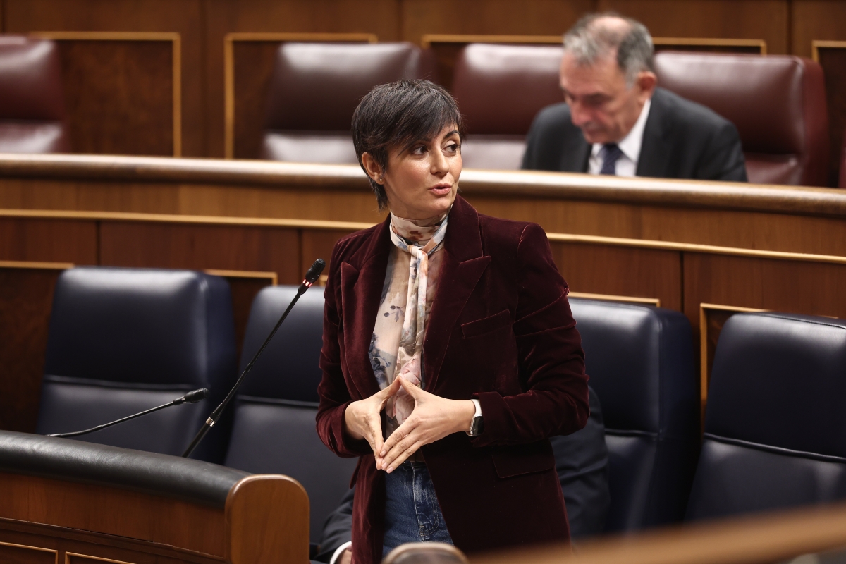 El Congreso, con abstención del PSOE, tumba la ley de Sumar para prohibir a fondos de inversión comprar casas