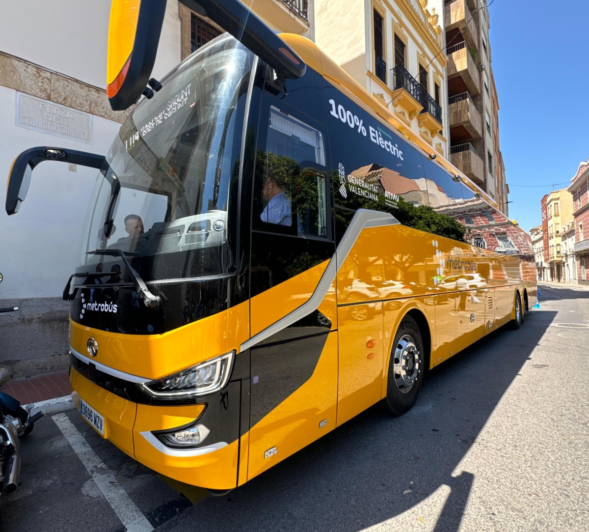 Autobús interurbano en Puerto de Sagunto.