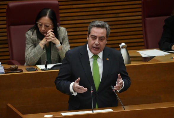Vox prepara la 'luz verde' para Llorca: plantea exigencias para su contrarréplica si quiere ser investido