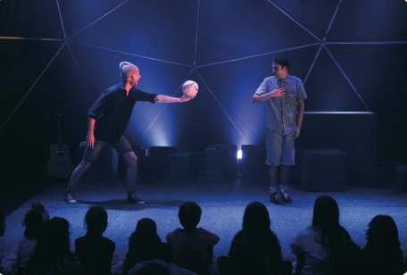 L'Escalante es prepara per al Nadal amb música, objectes i titelles