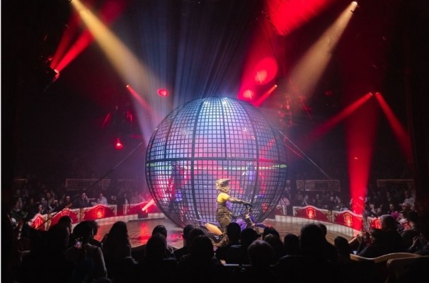 El Circo Raluy Legacy regresa a València con 'Cyborg', un espectáculo del futuro