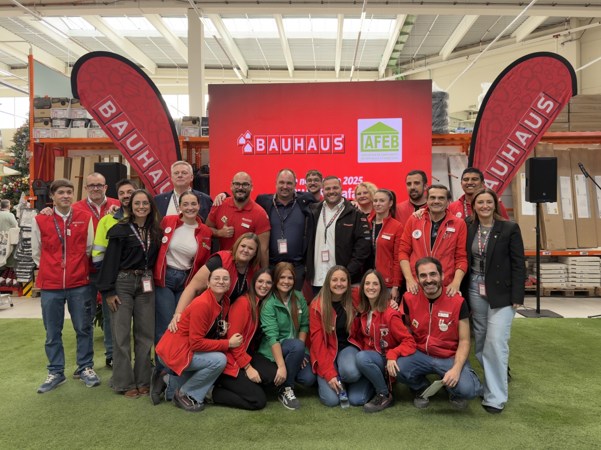 El equipo de la tienda de Bauhaus en Alfafar durante el evento. - Foto: BAUHAUS ESPAÑA