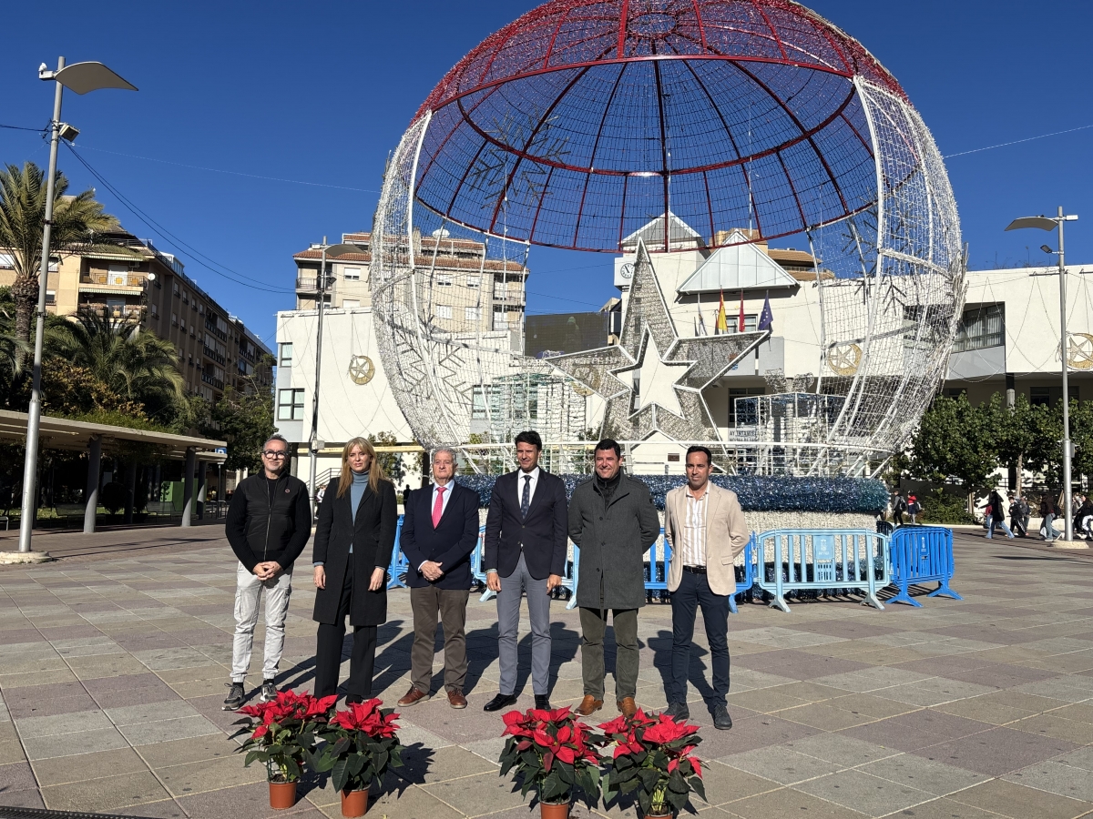 Molina de Segura celebrará la Navidad con un espectáculo inmersivo, una bola de nieve de 10 metros y eventos para todas las edades