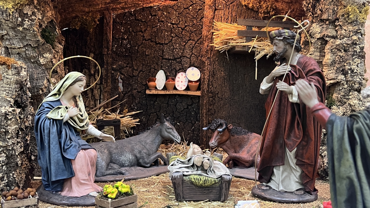 La Asociación Belenista de Cartagena elabora el gran Belén que lucirá la Asamblea Regional