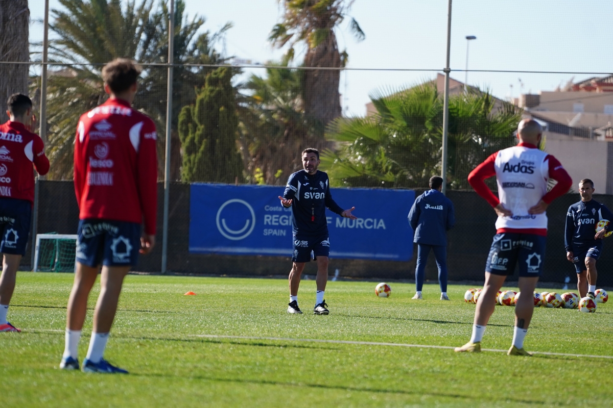 Un Murcia crecido persigue ante el Alcorcón en casa prolongar su buen momento