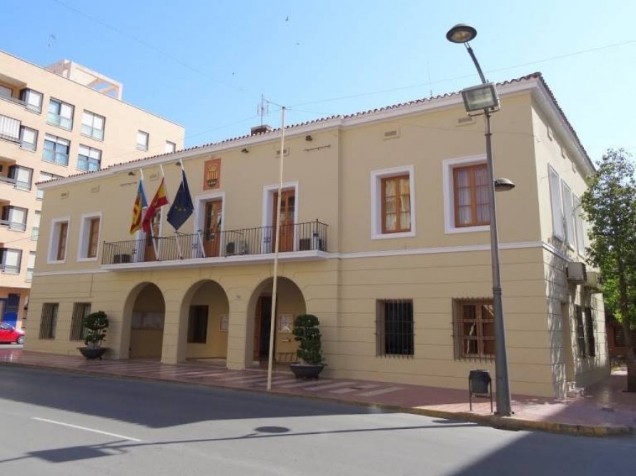 Tres empresas se interesan por construir un ascensor en el ayuntamiento de Mutxamel por 274.000 euros