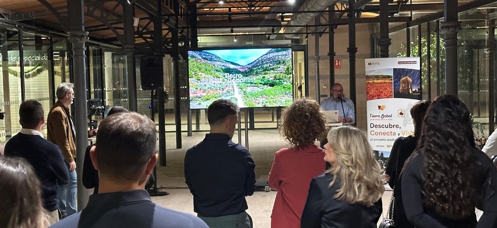 Tierra Bobal acerca su esencia al público valenciano en un encuentro exclusivo en el Mercado del Grao