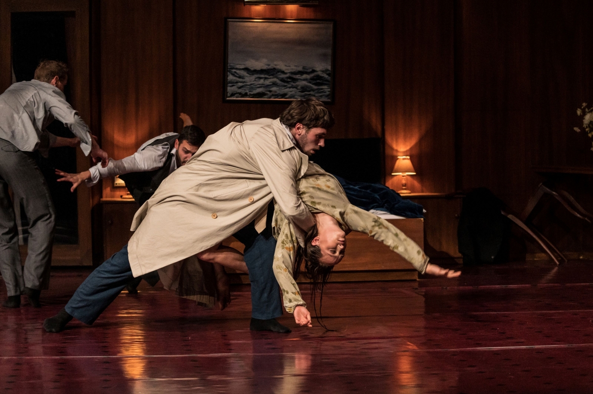 La reconocida compañía belga Peeping Tom lleva su mundo onírico al Teatre Principal