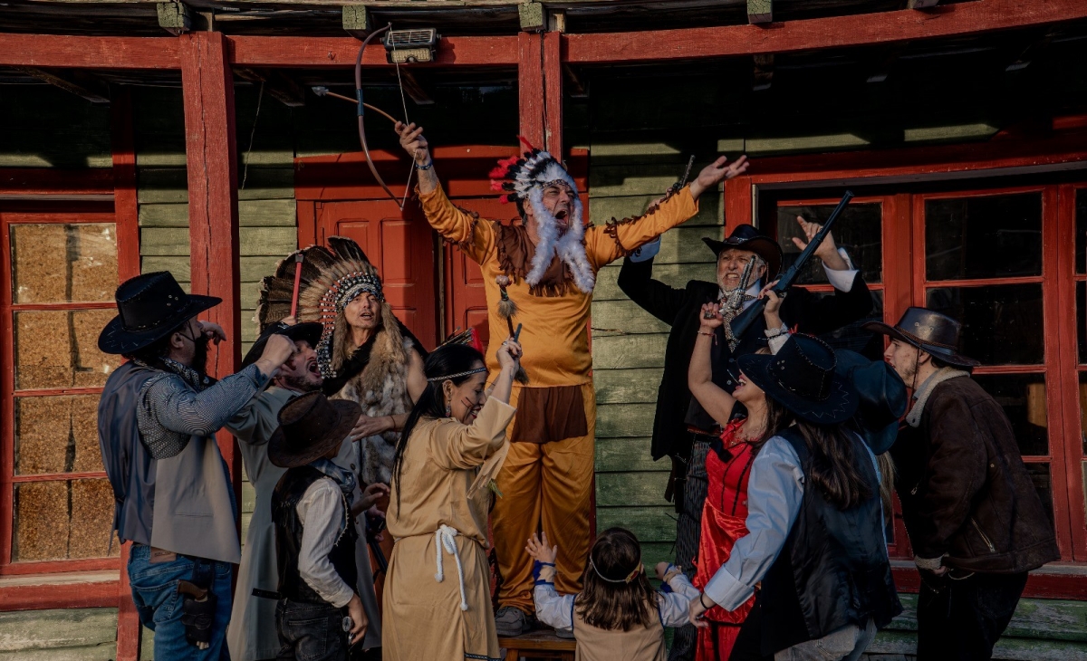 La última bala perdida: una 'comboixà' en forma de serie para redes sociales con humor y sello alcoyano