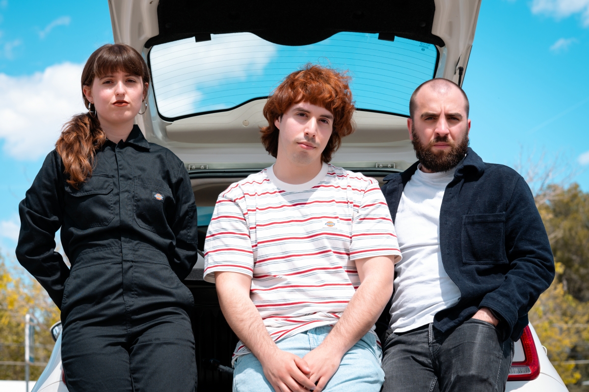 Cansancio le canta a lo absurdo con ‘Sueños Recurrentes’